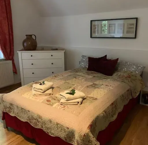 100 Qm Am Heiligen Brunnen *